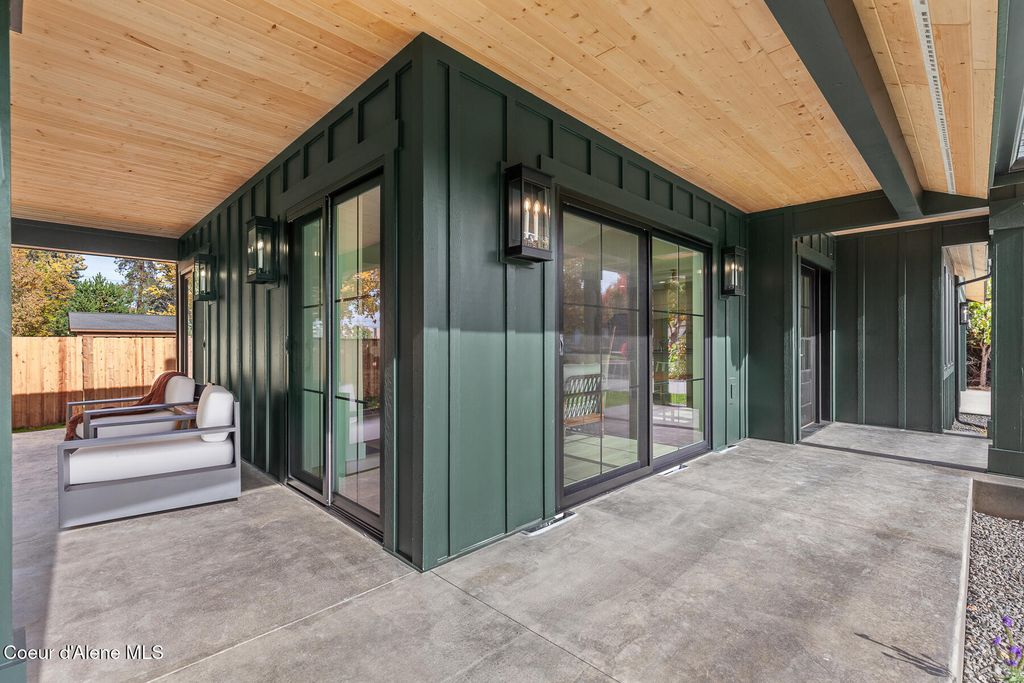 721 W Garden Ave, Coeur d'Alene, ID 83814 photo 3