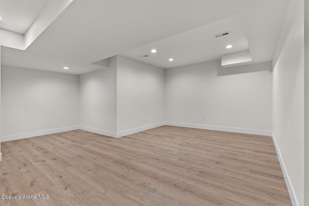 721 W Garden Ave, Coeur d'Alene, ID 83814 photo 33