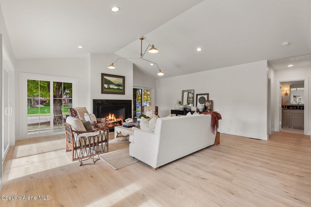 721 W Garden Ave, Coeur d'Alene, ID 83814 photo 4