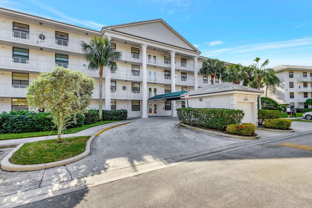 3630 Whitehall Drive 105, West Palm Beach, FL 33401