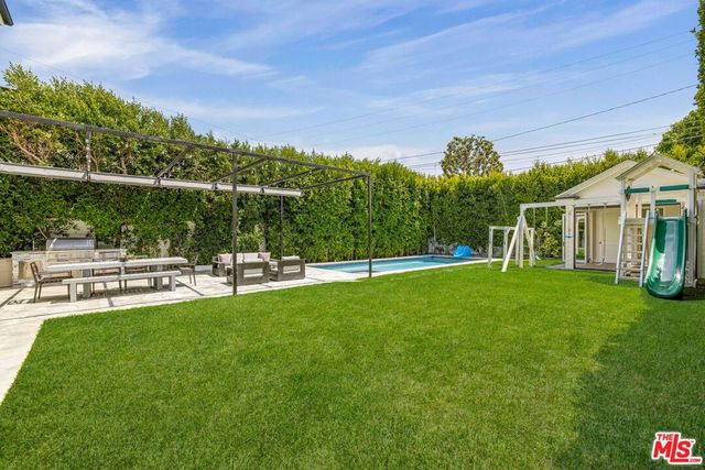 981 Amherst Avenue, Los Angeles, CA 90049