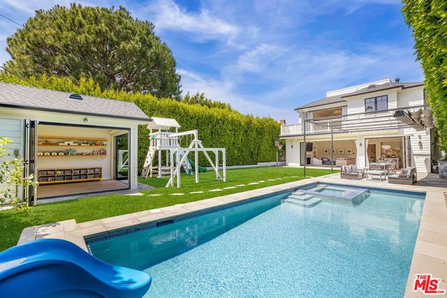 981 Amherst Avenue, Los Angeles, CA 90049