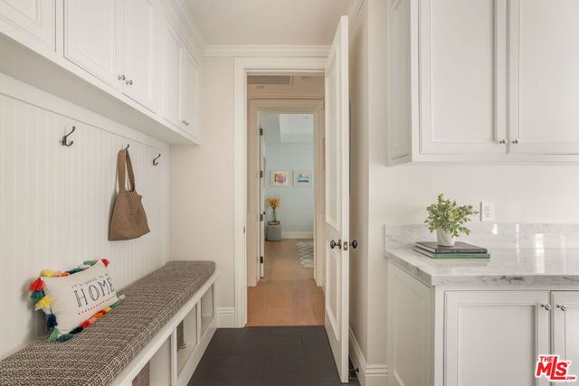 981 Amherst Avenue, Los Angeles, CA 90049