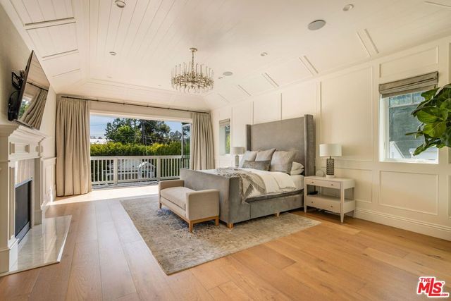981 Amherst Avenue, Los Angeles, CA 90049