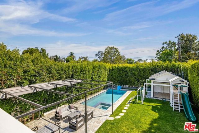 981 Amherst Avenue, Los Angeles, CA 90049