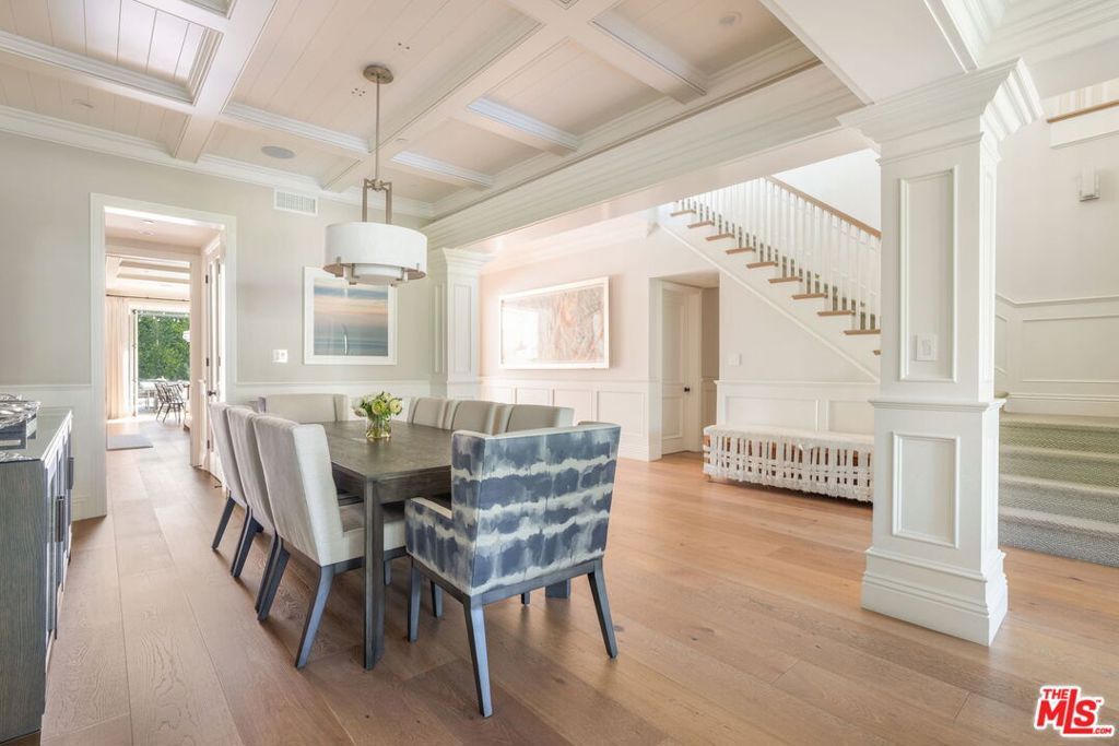 Image 15 of property listing at 981 Amherst Avenue, Los Angeles, CA 90049