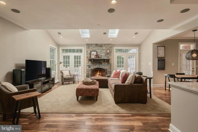40920 FOREST GLEN DR, Leesburg, VA 20175