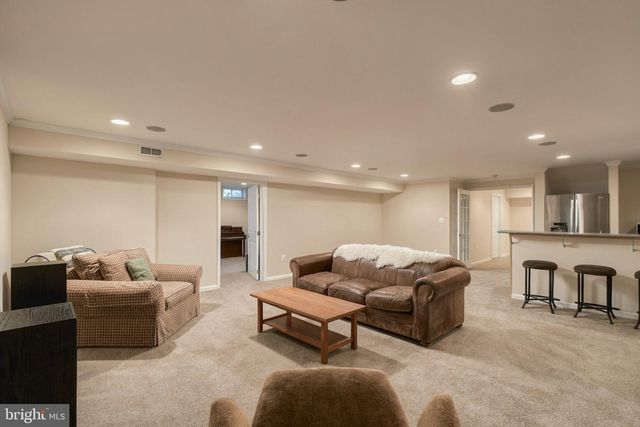 40920 FOREST GLEN DR, Leesburg, VA 20175