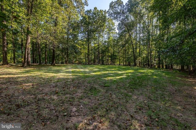 40920 FOREST GLEN DR, Leesburg, VA 20175