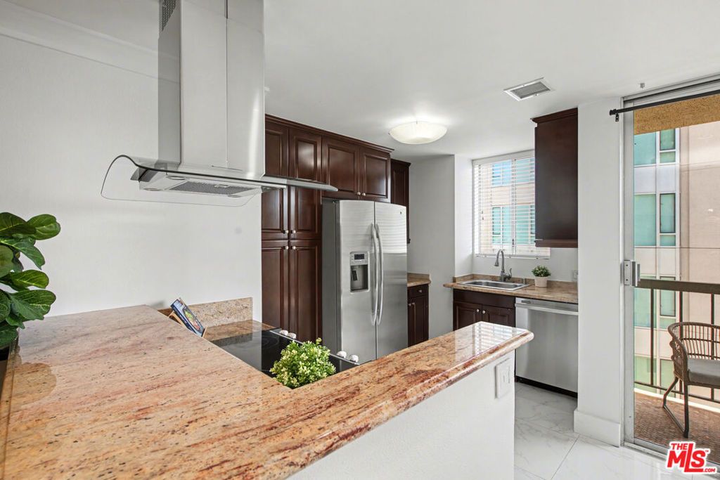 Image 11 of property listing at 10747 Wilshire Boulevard #PH6, Los Angeles, CA 90024