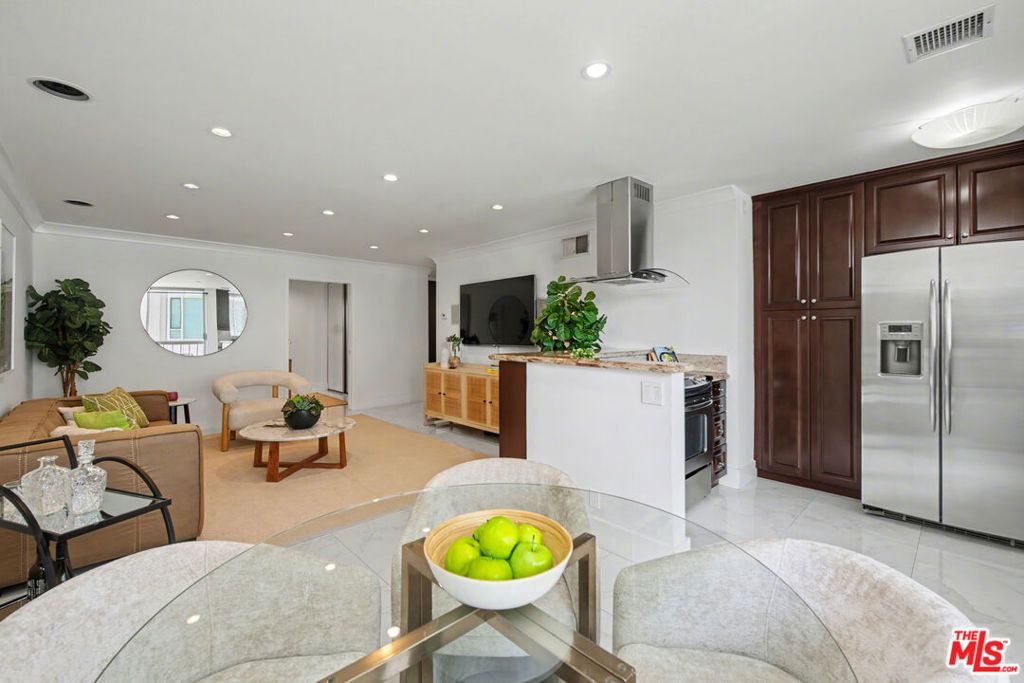 Image 13 of property listing at 10747 Wilshire Boulevard #PH6, Los Angeles, CA 90024