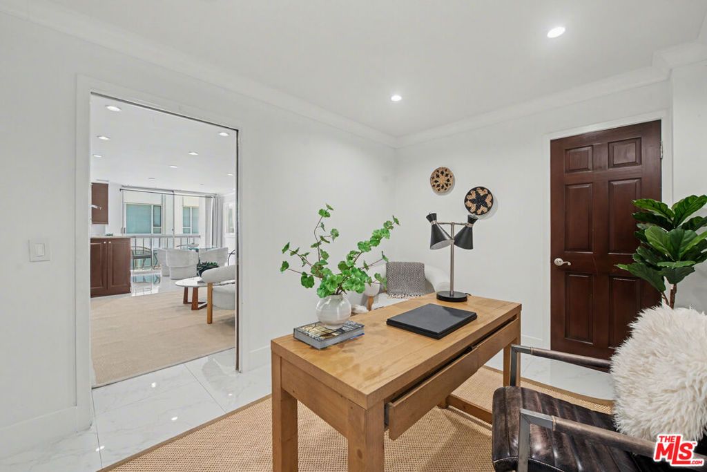 Image 23 of property listing at 10747 Wilshire Boulevard #PH6, Los Angeles, CA 90024