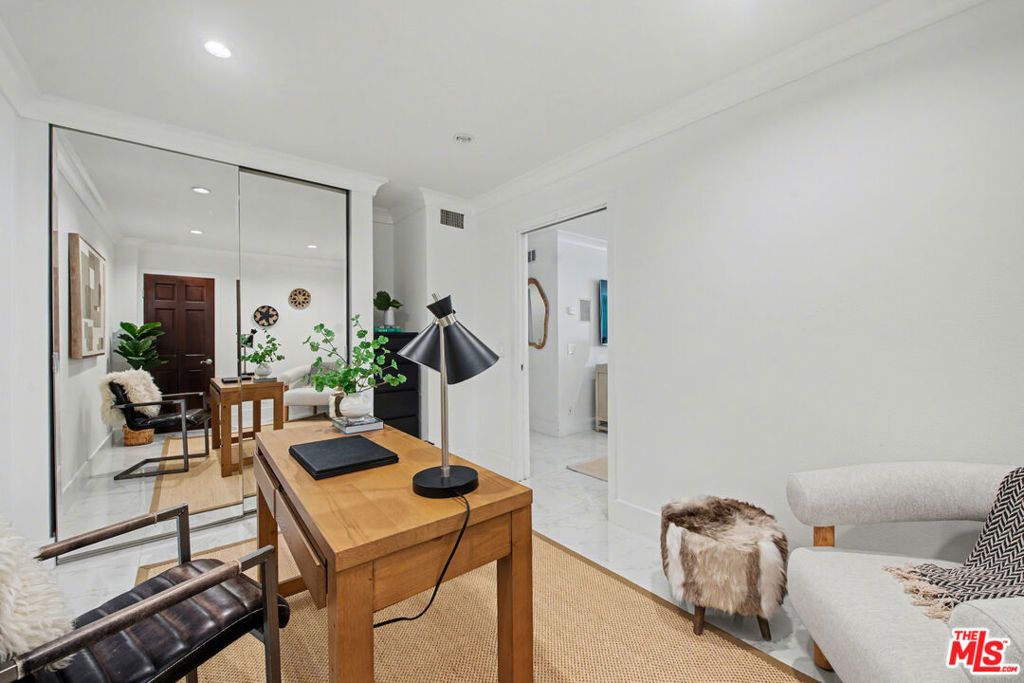 Image 24 of property listing at 10747 Wilshire Boulevard #PH6, Los Angeles, CA 90024