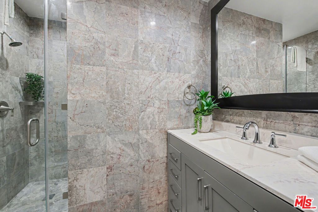 Image 25 of property listing at 10747 Wilshire Boulevard #PH6, Los Angeles, CA 90024