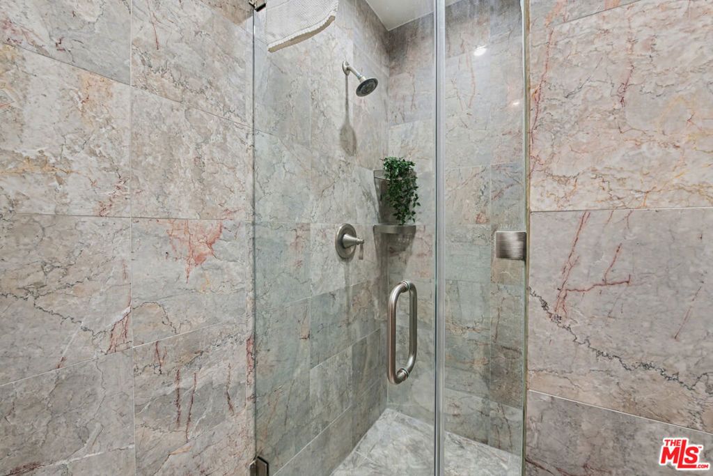 Image 26 of property listing at 10747 Wilshire Boulevard #PH6, Los Angeles, CA 90024