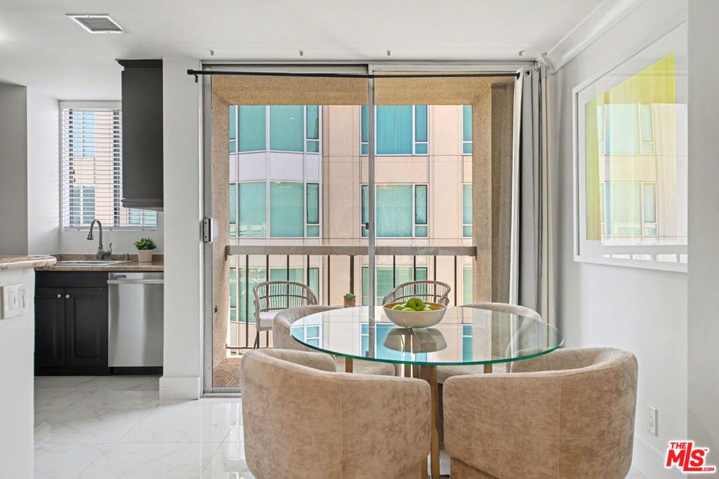 Image 8 of property listing at 10747 Wilshire Boulevard #PH6, Los Angeles, CA 90024