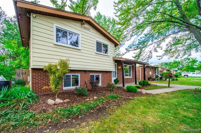 1351 MAR ANN Drive, Westland, MI 48186