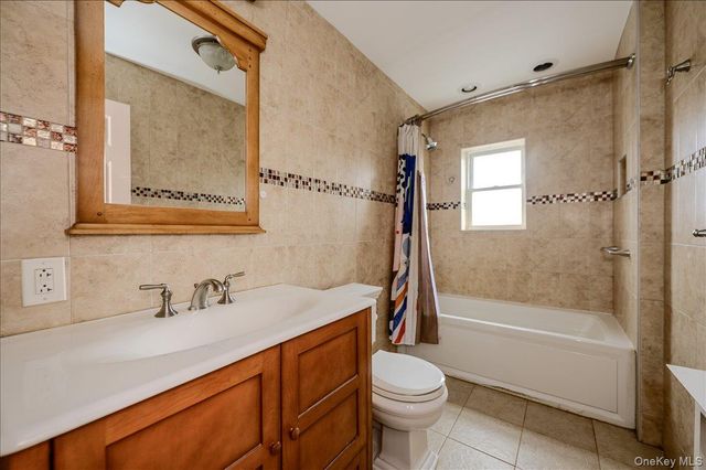 390 Cochran Place, Valley Stream, NY 11581