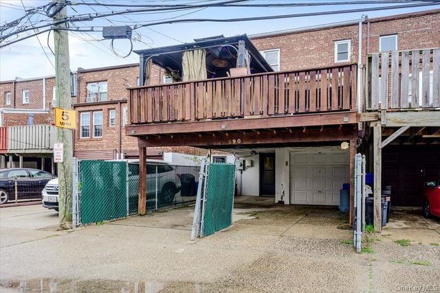 390 Cochran Place, Valley Stream, NY 11581