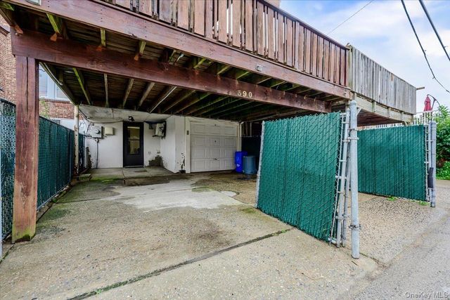 390 Cochran Place, Valley Stream, NY 11581