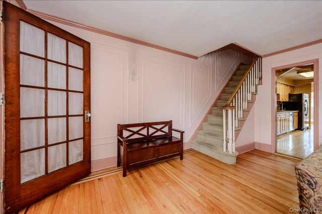 390 Cochran Place, Valley Stream, NY 11581