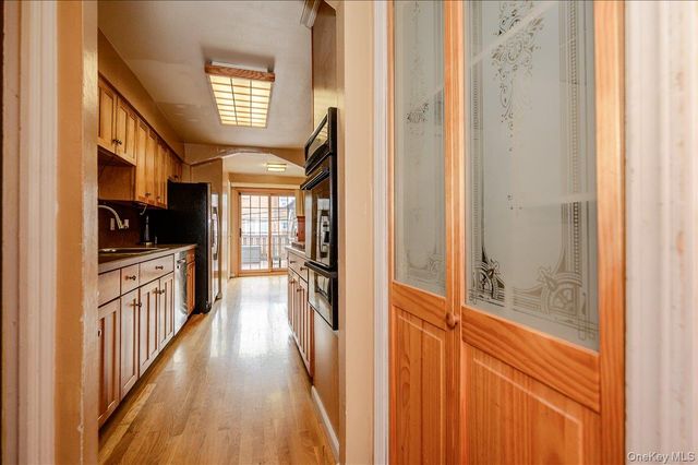 390 Cochran Place, Valley Stream, NY 11581