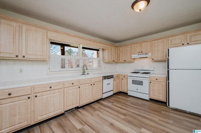 3272 OVERTON MANOR DRIVE, Vestavia Hills, AL 35243