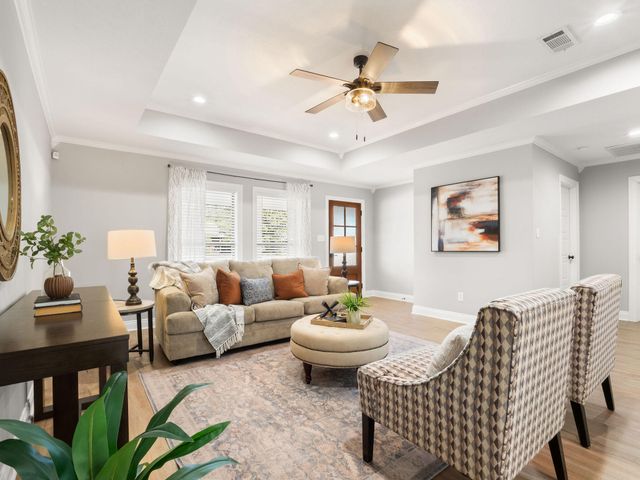 912 Milton, Leesville, LA 71446