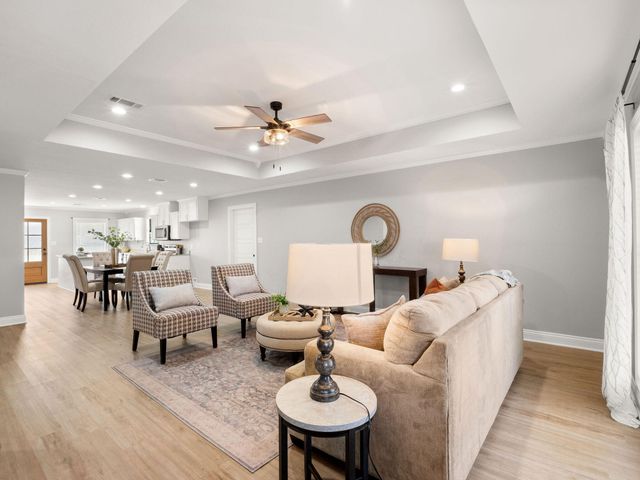 912 Milton, Leesville, LA 71446