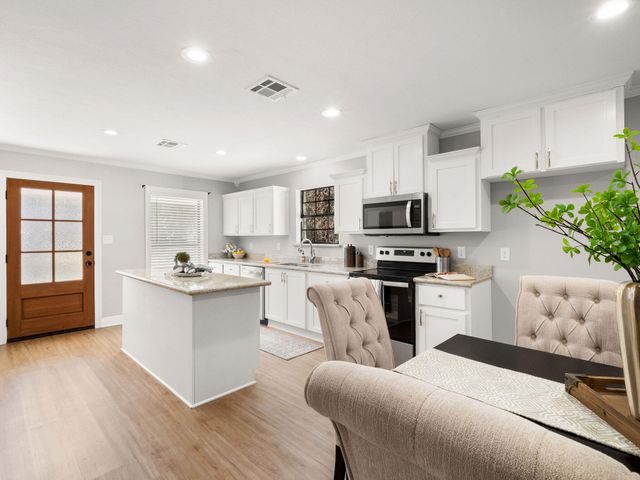 912 Milton, Leesville, LA 71446