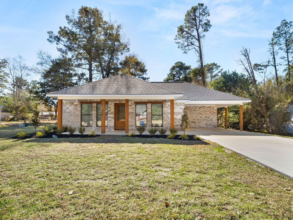 912 Milton, Leesville, LA 71446