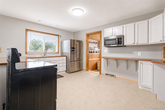 6041 Gilman Street, Garden City, MI 48135
