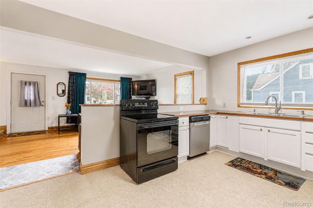 6041 Gilman Street, Garden City, MI 48135