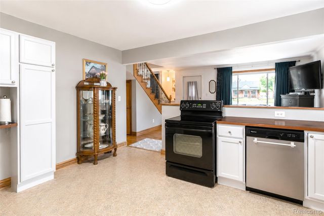 6041 Gilman Street, Garden City, MI 48135