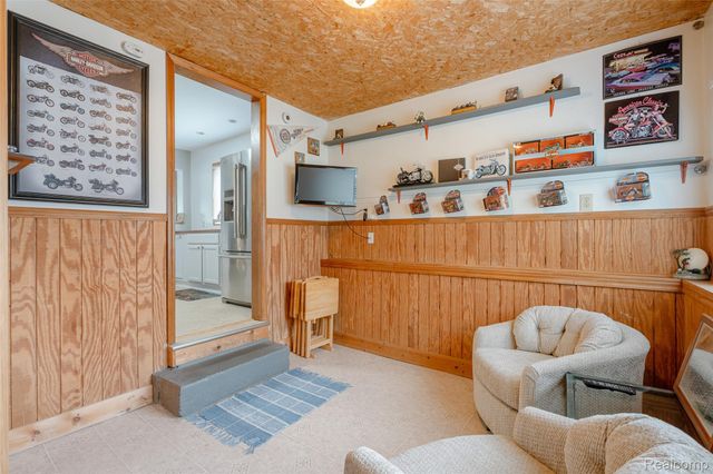 6041 Gilman Street, Garden City, MI 48135
