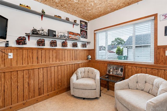 6041 Gilman Street, Garden City, MI 48135