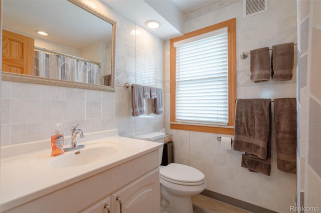 6041 Gilman Street, Garden City, MI 48135