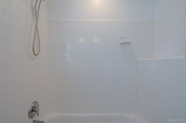 6041 Gilman Street, Garden City, MI 48135