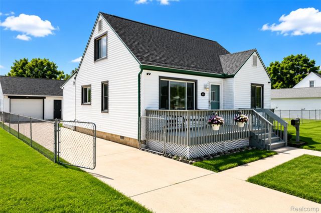 6041 Gilman Street, Garden City, MI 48135