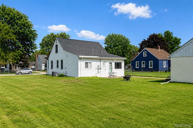 6041 Gilman Street, Garden City, MI 48135