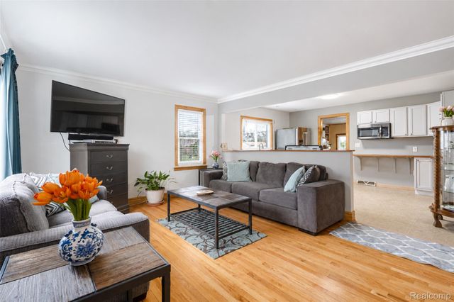 6041 Gilman Street, Garden City, MI 48135