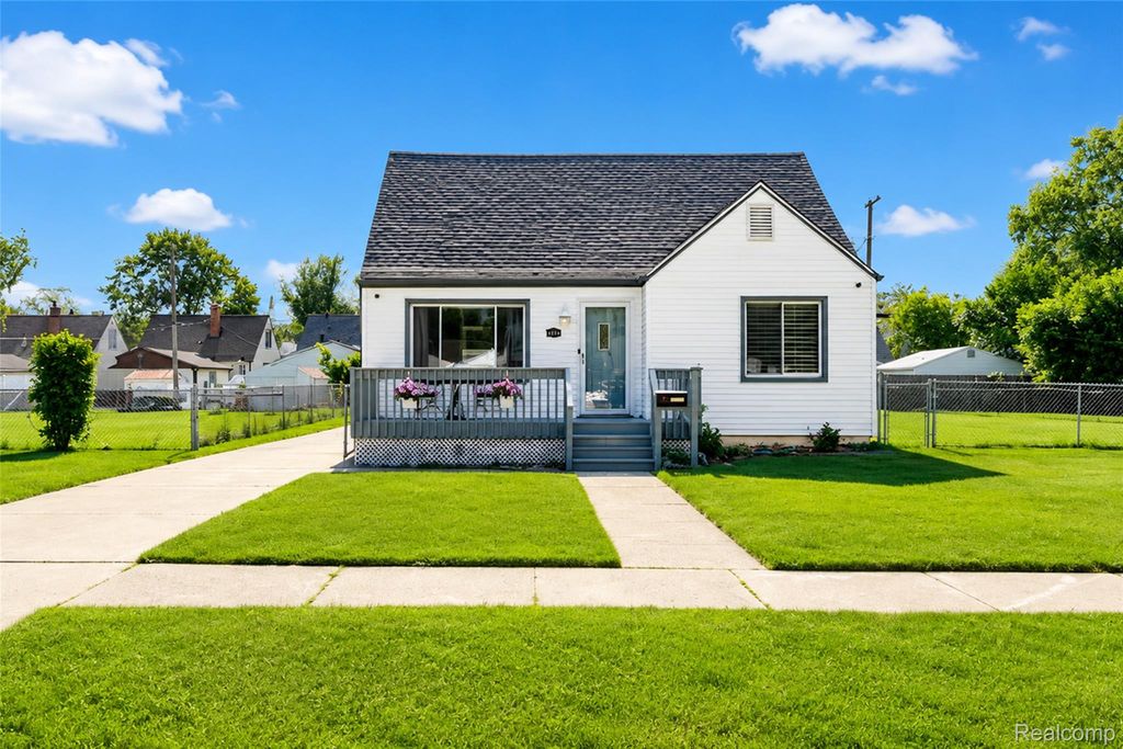 6041 Gilman Street, Garden City, MI 48135