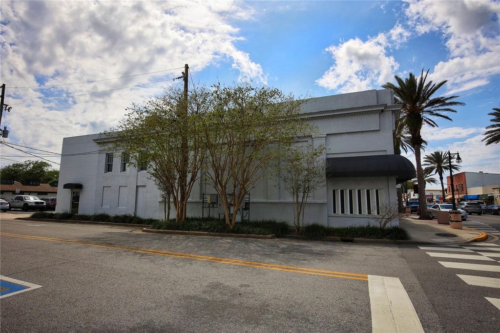 Image 4 of property listing at 400 CANAL STREET, New Smyrna Beach, FL 32168