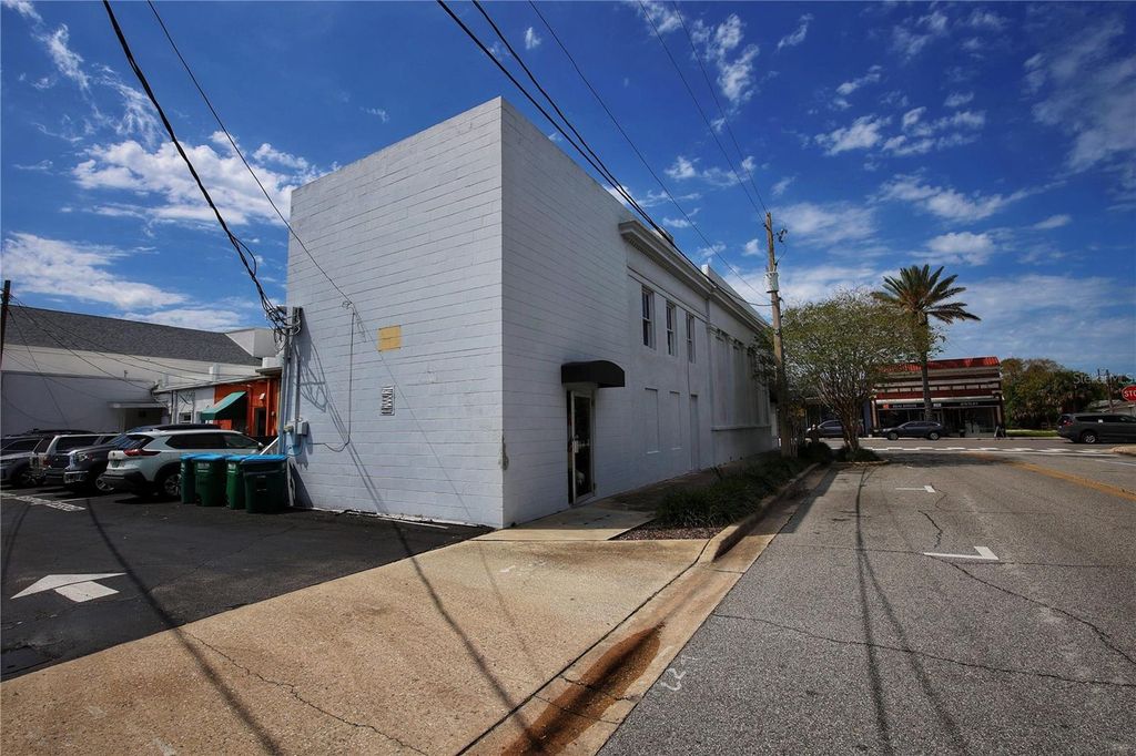 Image 6 of property listing at 400 CANAL STREET, New Smyrna Beach, FL 32168
