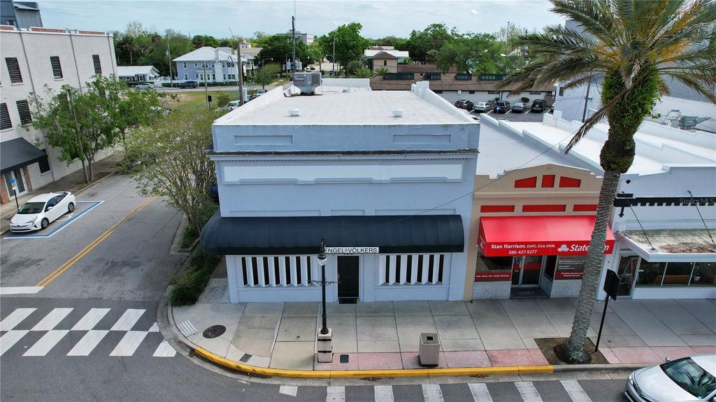 Image 7 of property listing at 400 CANAL STREET, New Smyrna Beach, FL 32168