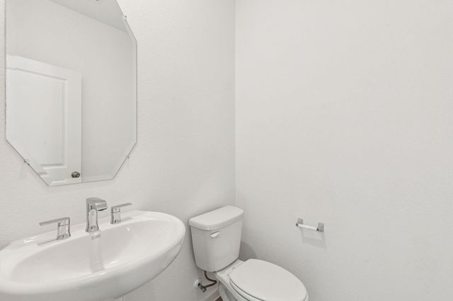 618 Amber Falls Drive, Montgomery, TX 77356