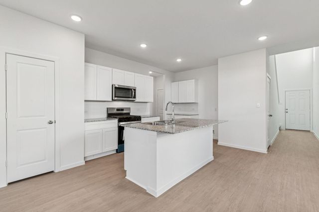 618 Amber Falls Drive, Montgomery, TX 77356