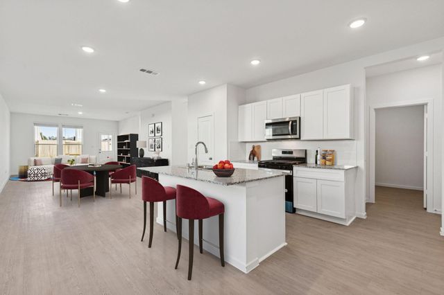 618 Amber Falls Drive, Montgomery, TX 77356