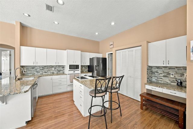 878 CENTERWOOD DRIVE, Tarpon Springs, FL 34688
