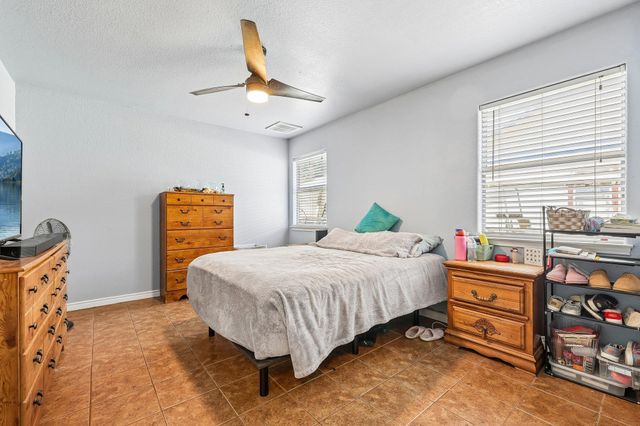 611 Magnolia LN, Cottonwood Shores, TX 78657